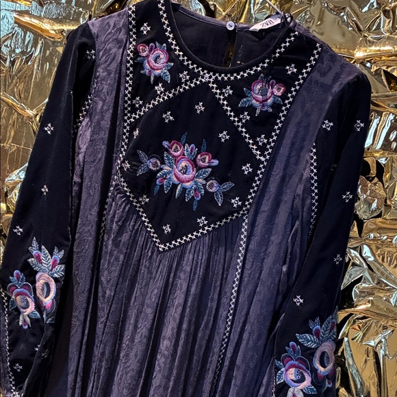 Zara Black Embroidered Long Sleeve Maxi Dress with Purple Floral Accents - Picture 3 of 6